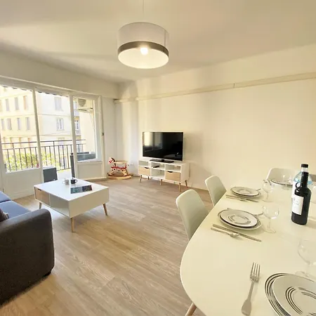 Sacre Coeur 6 Couchages Apartment *